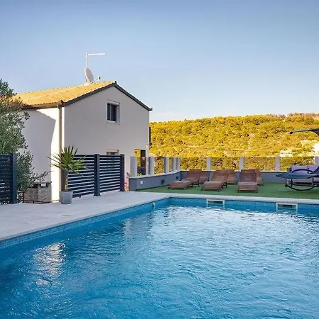 Nikola Apartamento Trogir